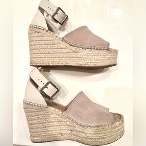 Gianni Bini wedge sandals size 9